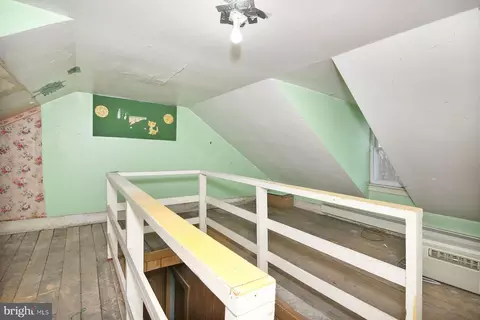 Entry Way - 230 Rexmont Rd, Lebanon, PA 17042 photo 2 of 3