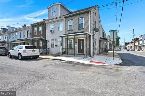 1136 Buttonwood St, Lebanon, PA 17046