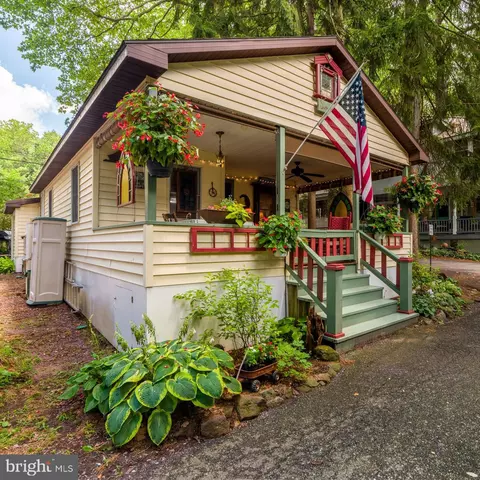 311 6th St, Mount Gretna, PA 17064