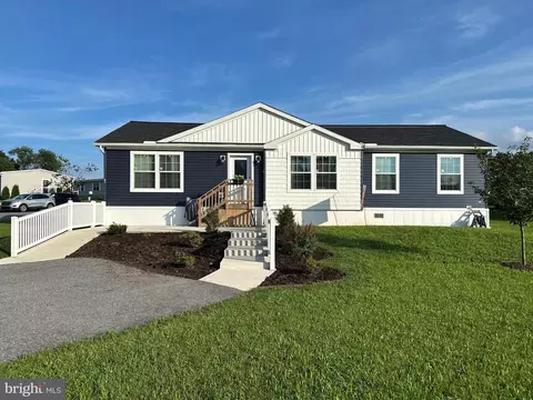 20 Orchard St, Fredericksburg, PA 17026