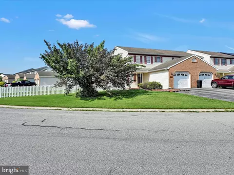 300 Cindy Dr, Jonestown, PA 17038