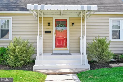544 W Chestnut St, Cleona, PA 17042