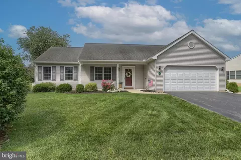 5 Bower Dr, Myerstown, PA 17067