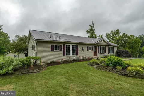 Exterior - 400 E Patrick Rd, Palmyra, PA 17078 photo 1 of 11