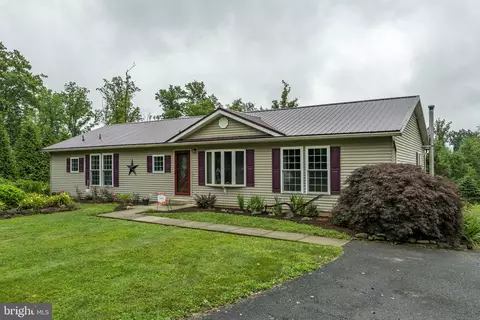 Exterior - 400 E Patrick Rd, Palmyra, PA 17078 photo 3 of 11