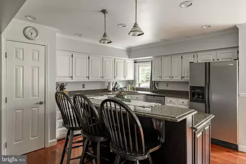 Kitchen - 400 E Patrick Rd, Palmyra, PA 17078 photo 2 of 4