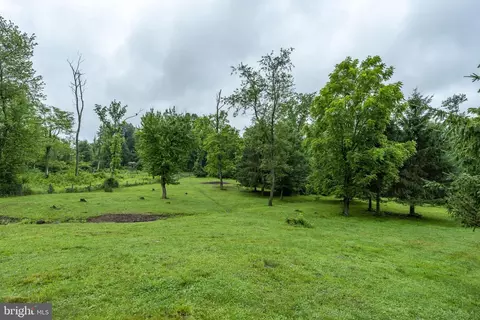 Exterior - 400 E Patrick Rd, Palmyra, PA 17078 photo 9 of 11