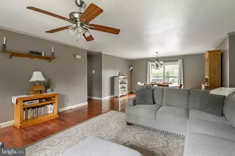 Living - 400 E Patrick Rd, Palmyra, PA 17078 photo 2 of 2
