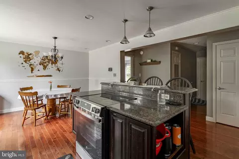Kitchen - 400 E Patrick Rd, Palmyra, PA 17078 photo 4 of 4