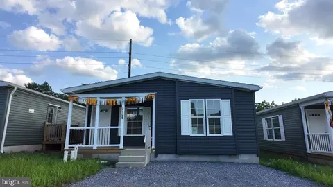 2106 Scull St, Lebanon, PA 17046