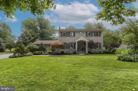 104 Maple Ln, Lebanon, PA 17042