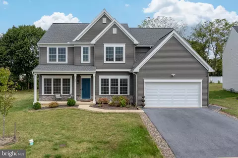 53 Creekside Dr, Lebanon, PA 17042