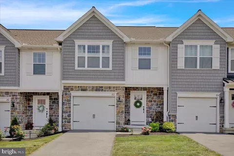 82 Beech Tree Ct, Annville, PA 17003