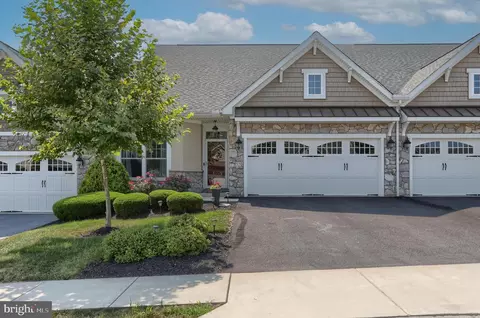 505 Springbrook Dr, Palmyra, PA 17078 photo 2