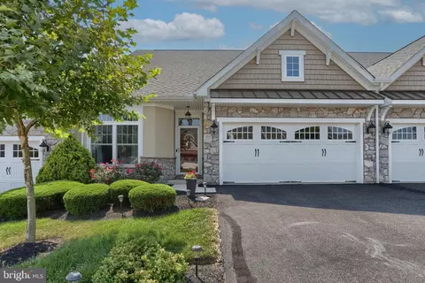 505 Springbrook Dr, Palmyra, PA 17078