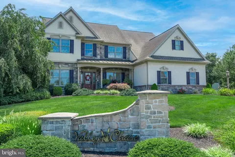 100 Cobblestone Dr, Lebanon, PA 17042