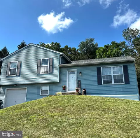 126 W Brookfield Dr, Lebanon, PA 17046