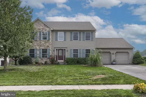 36 Manor Cir, Palmyra, PA 17078