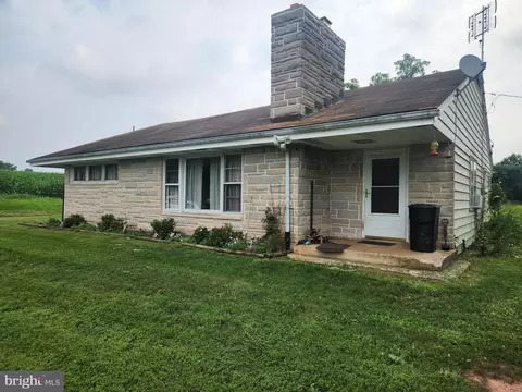 32 Bachmanville Rd, Hershey, PA 17033