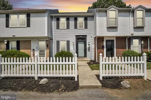 Exterior - 951 E Maple St, Palmyra, PA 17078 photo 5 of 5