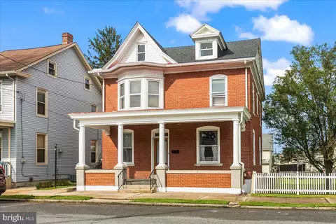 27 N And 27 Rear N Center St, Cleona, PA 17042