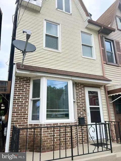 321 E Weidman St, Lebanon, PA 17046