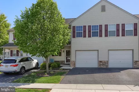 111 N Village Cir L-0119, Palmyra, PA 17078