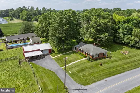353 S Market St, Schaefferstown, PA 17088