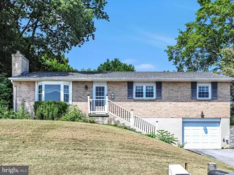 5 Pear St, Annville, PA 17003