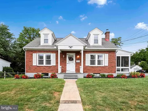 2403 Guilford St, Lebanon, PA 17046