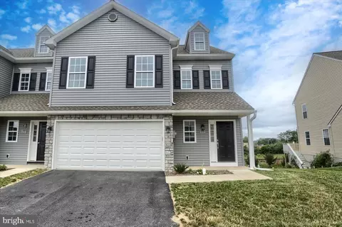 75 Cortland Xing, Palmyra, PA 17078