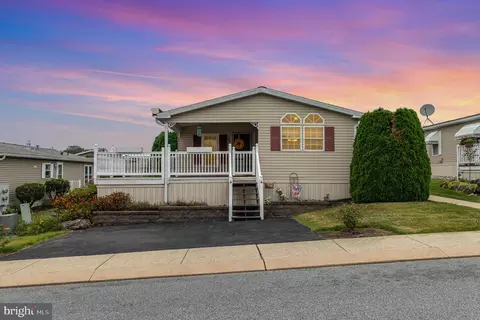 13 Elizabeth Ave, Lebanon, PA 17042