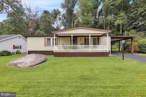 4 Maple Ave, Manheim, PA 17545