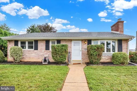 726 Suzanne Dr, Lebanon, PA 17046