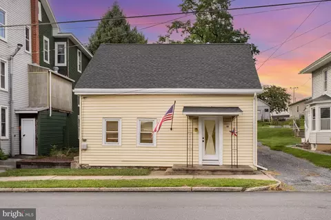 43 E Main St, Newmanstown, PA 17073