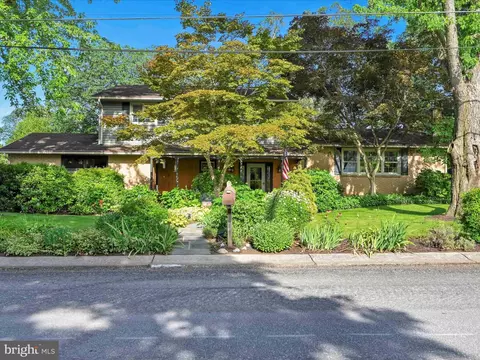 8 Wintermere Rd, Lebanon, PA 17042