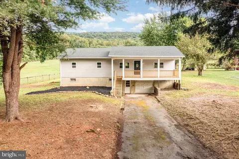 10438 Mountain Rd, Grantville, PA 17028