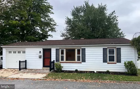 216 W Union Aly, Cleona, PA 17042