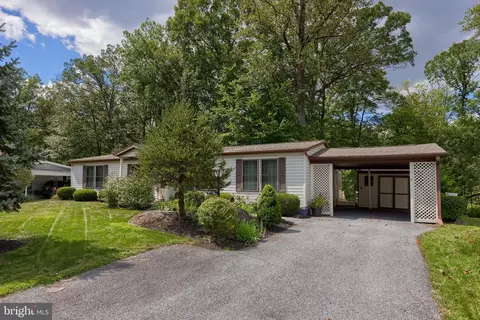 222 Maple Ave, Manheim, PA 17545 photo 6