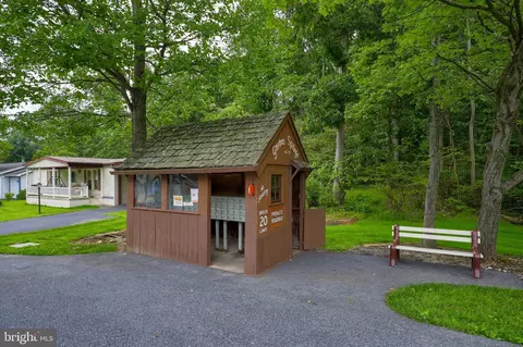 222 Maple Ave, Manheim, PA 17545 photo 49