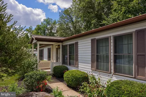 222 Maple Ave, Manheim, PA 17545 photo 8