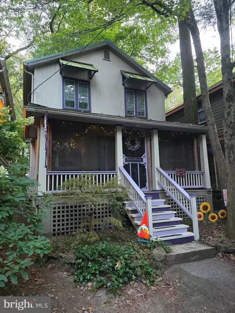 207 Weaver Ave, Mount Gretna, PA 17064