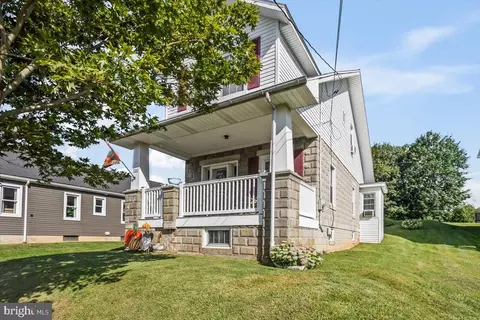 320 W Main St, Newmanstown, PA 17073