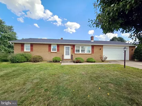 2566 Long Ln, Lebanon, PA 17046