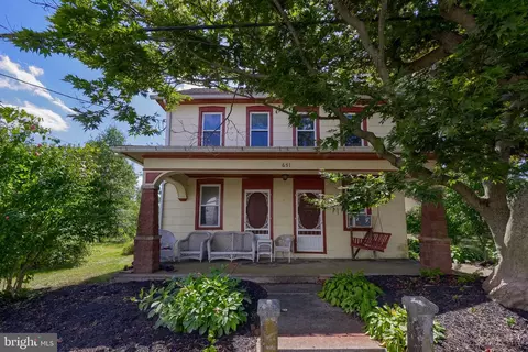 651 Lawn Rd, Palmyra, PA 17078