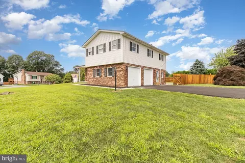 929 Sycamore Ln, Lebanon, PA 17046