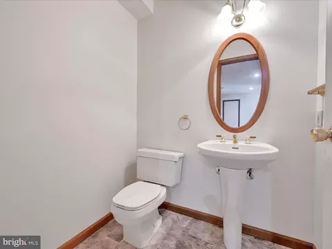 Bath - 317 Juniper St, Lebanon, PA 17042 photo 1 of 4