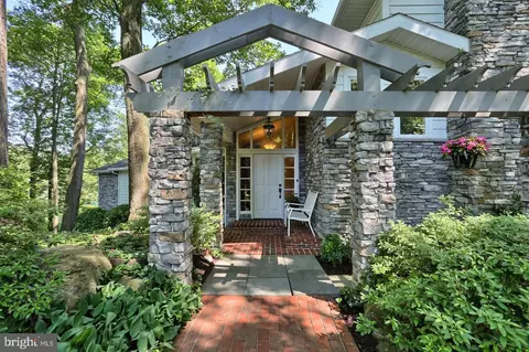 130 Northwest Dr, Lebanon, PA 17042