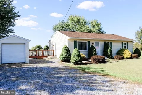 5599 Elizabethtown Rd, Palmyra, PA 17078