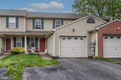 2017 Acorn Dr, Lebanon, PA 17042